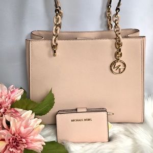 💜SOLD💜🎉FLASH SALE Michael Kors Large Sofia Set✨